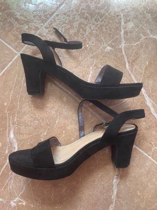 Tacones negros talla 39