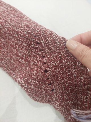 Jersey de lana rojo con calado