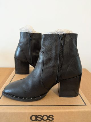 Botines de piel negros con tacón