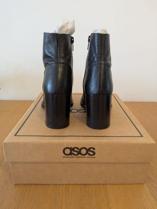 Botines de piel negros con tacón