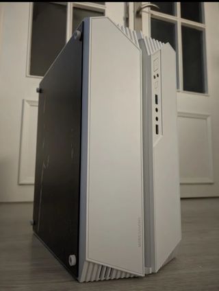 PC Gamer con cables
