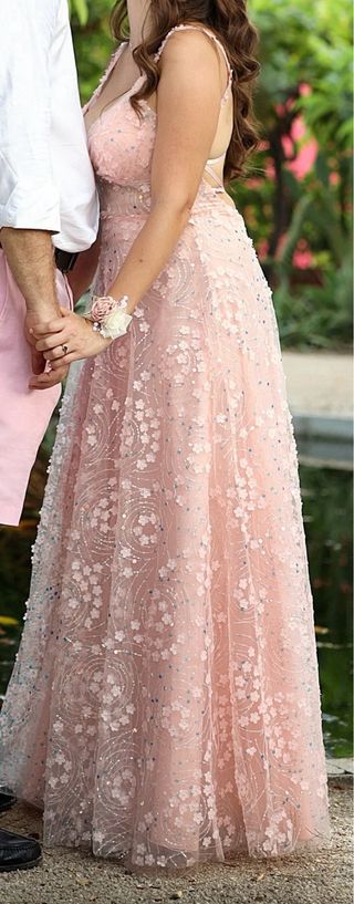 Vestido de Novia Rosa con Pedrería