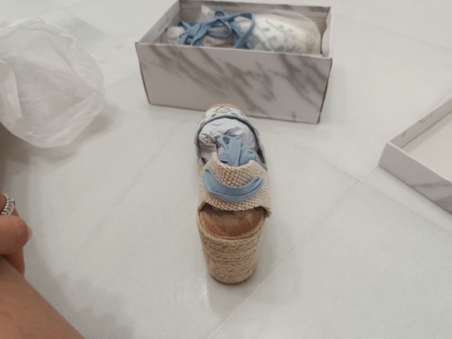 Cuñas de cuerda con estampado floral