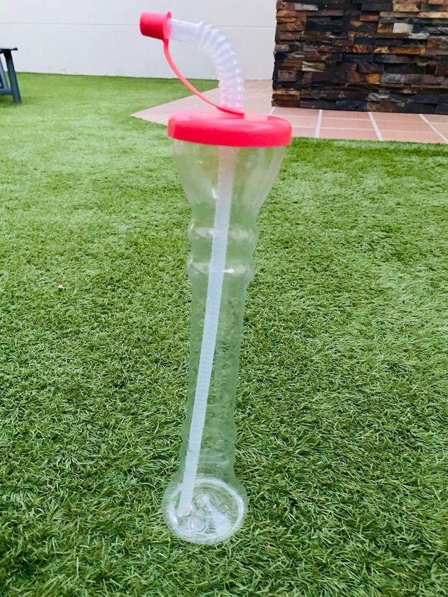 Vaso largo cocktail con pajita y tapa