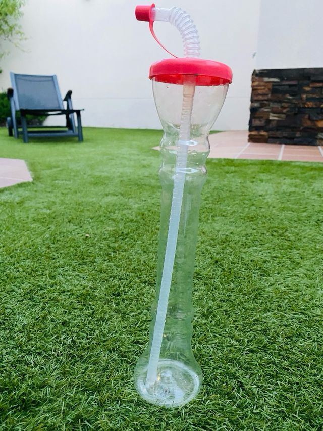 Vaso largo cocktail con pajita y tapa