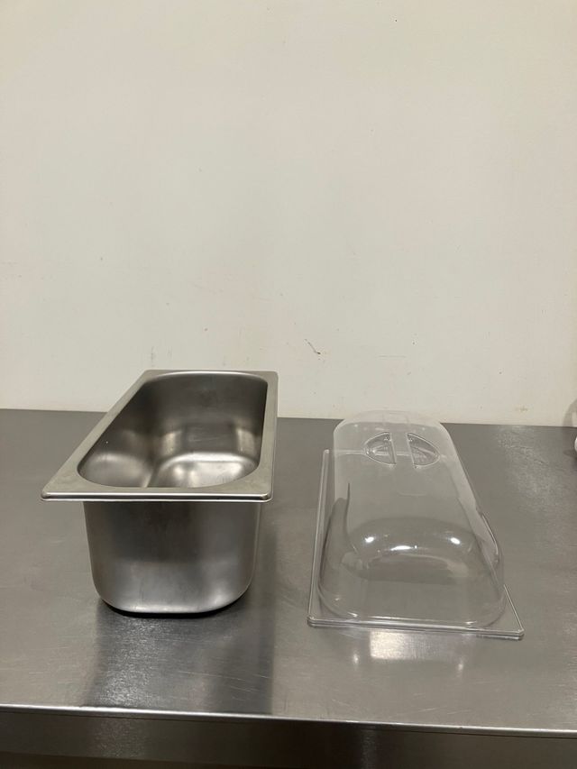 Secchi in acciaio inossidabile con coperchi