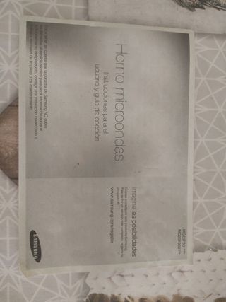 Horno Microondas Samsung Negro.NO CALIENTA