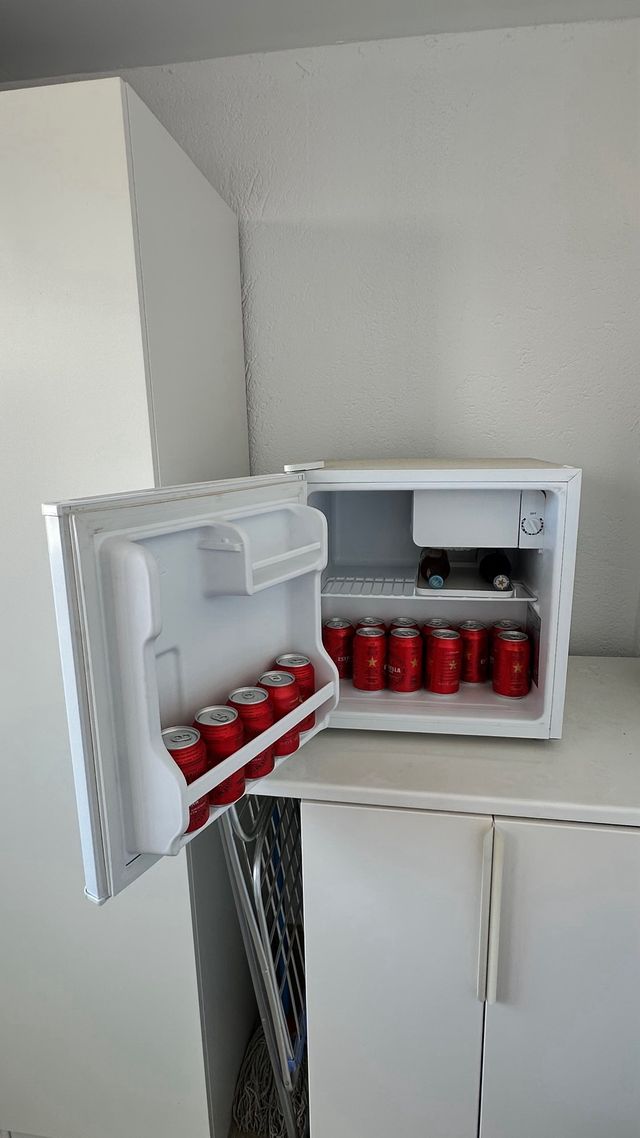 Mini nevera blanca