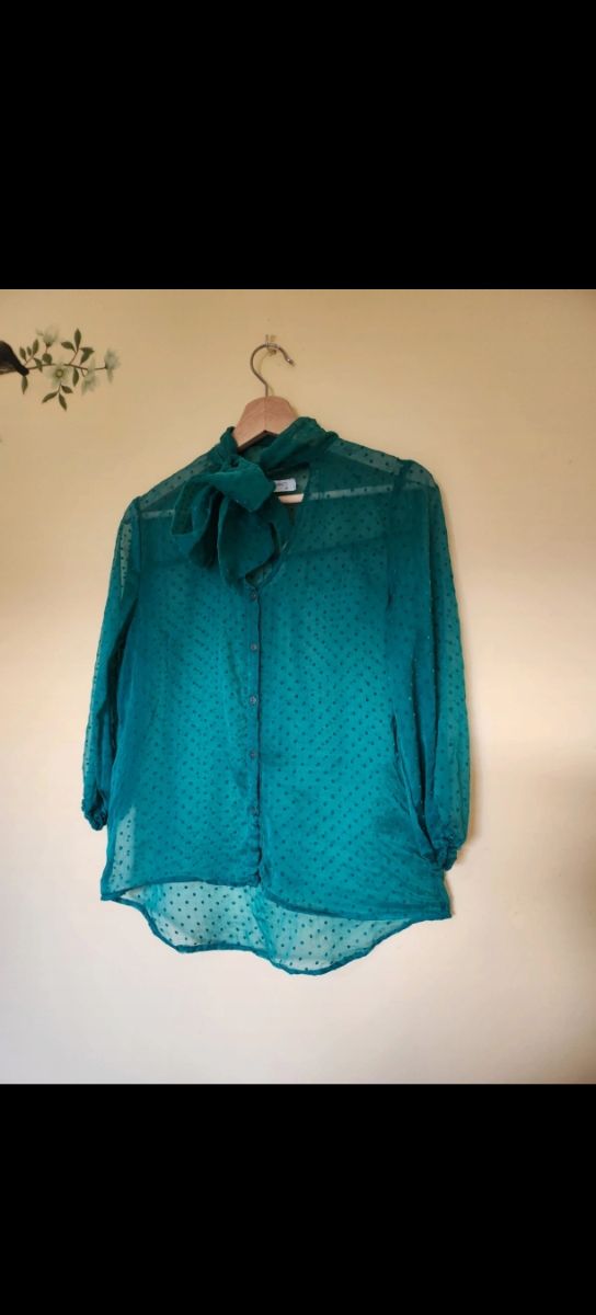 Blusa Teal con Lunares y Lazo Talla M