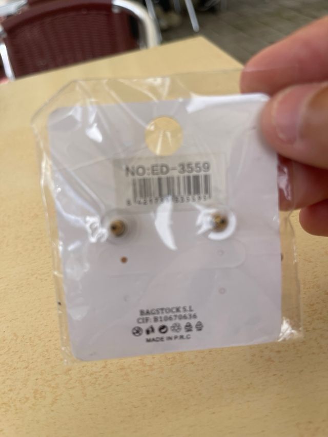 Pendientes mariposa beige