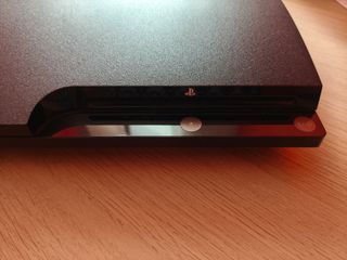 PlayStation 3 con 2 mandos
