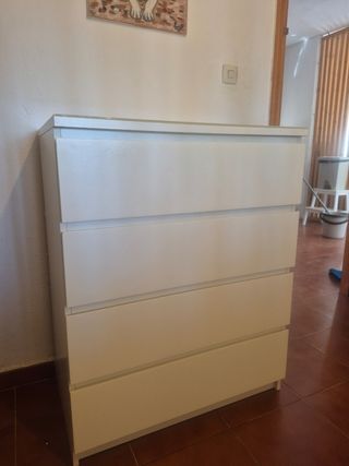 Cómoda Malm Ikea Blanca 4 cajones con cristal
