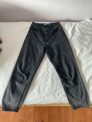 Pantalón vaquero negro Zara