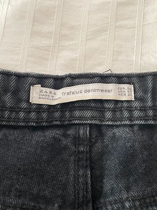 Pantalón vaquero negro Zara