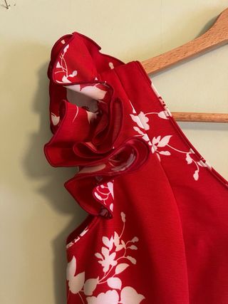 Vestido de flamenca rojo con flores