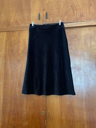Falda estilo pana semi larga negra