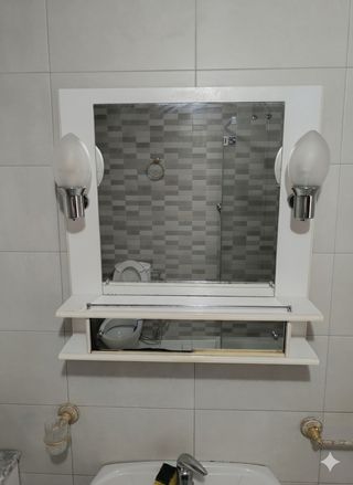 Espejo de baño con apliques