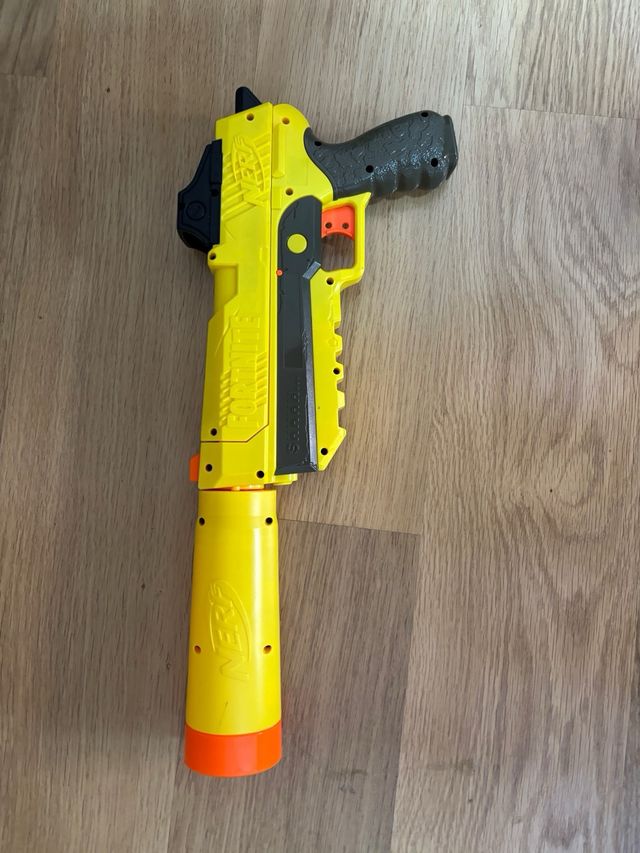 Pistola Nerf Fortnite Amarillo