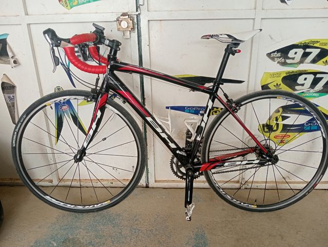 Bicicleta de carretera BH