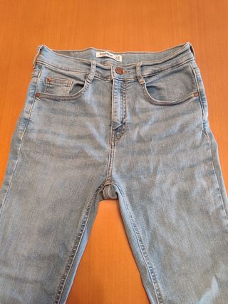Pantalón vaquero largo Pull&Bear 