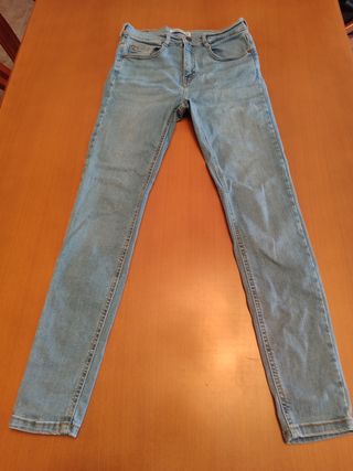 Pantalón vaquero largo Pull&Bear 