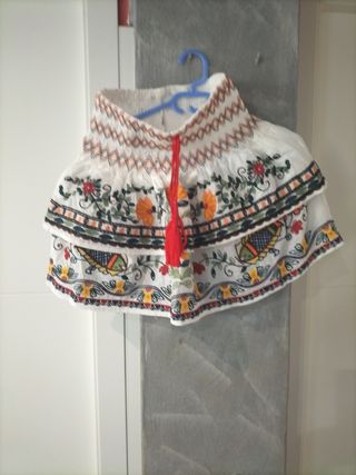 Conjunto bordado  de falda y blusa ideal