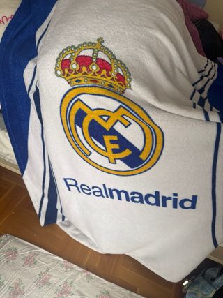Manta Real Madrid Fleece Azul y Blanco