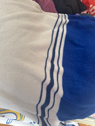 Manta Real Madrid Fleece Azul y Blanco