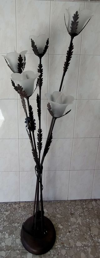 LÁMPARA DE PIÉ metal y cristal