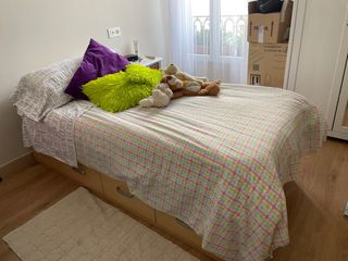 Cama individual con cajones