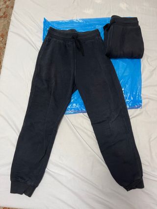 Pantalones de chándal negros(talla 152 cm)