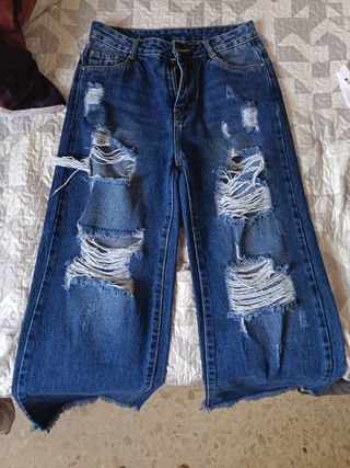 Pantalones vaqueros rotos anchos