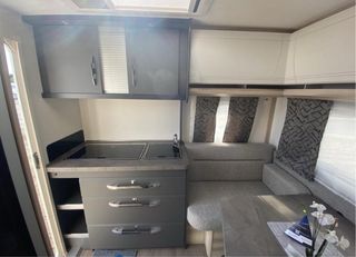 Caravana Hobby de Luxe 400 SFE