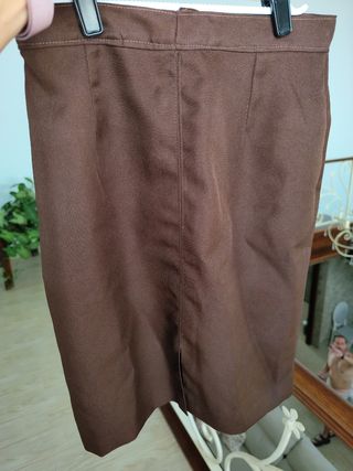 Falda marrón hecha a mano