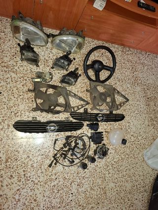 Lote de piezas Opel Corsa