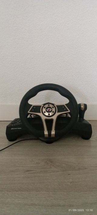 Volante HURRICANEWHEEL MKII
 Videojuegos