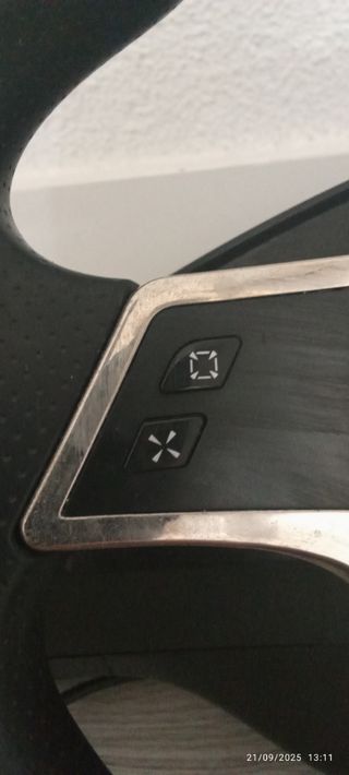 Volante HURRICANEWHEEL MKII
 Videojuegos
