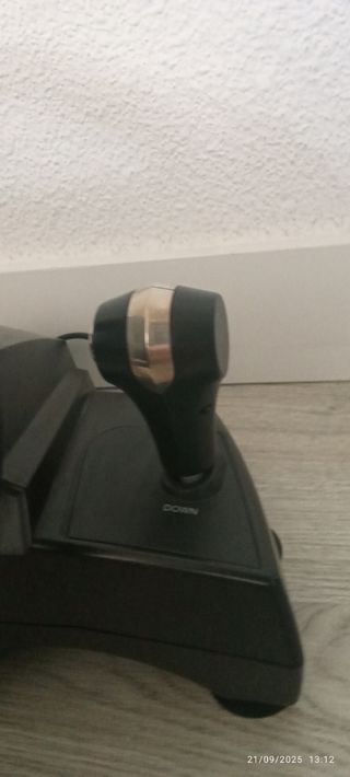 Volante HURRICANEWHEEL MKII
 Videojuegos
