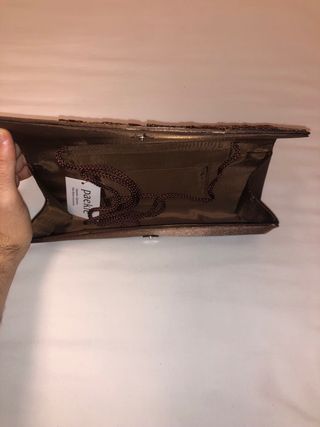 Bolso de fiesta marrón y dorado