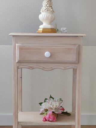 Mesitas de noche de madera lavada