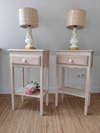 Mesitas de noche de madera lavada