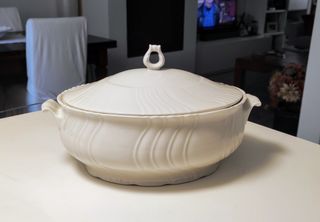 Zuppiera in porcellana bianca