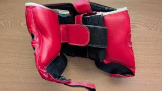 Pack Boxeo: Casco Charlie, guantes (10oz) y vendas