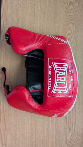 Pack Boxeo: Casco Charlie, guantes (10oz) y vendas