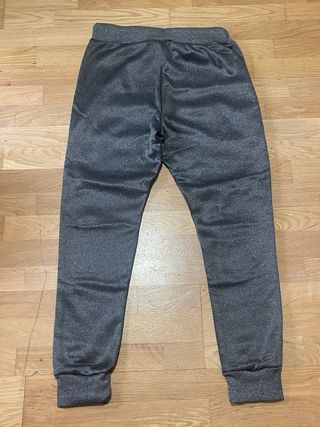 Pantalón chándal gris niño. 
Sin marca