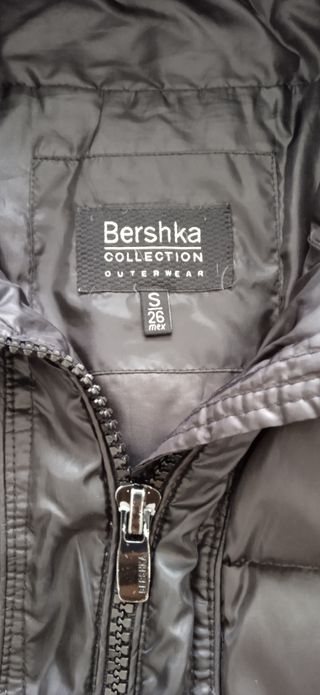 Abrigo de plumas Bershka negro + Regalo lote