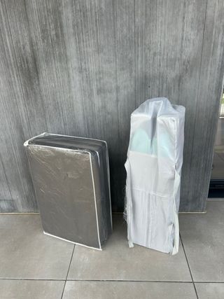 Cuna de viaje con colchón + accesorios