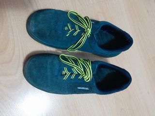 Botas de seguridad color azul verdoso