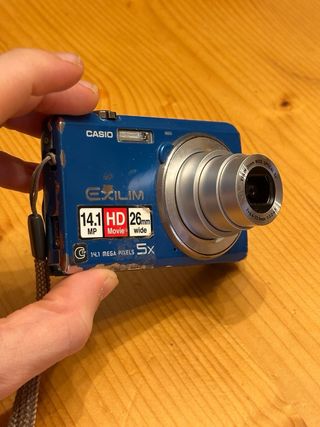 Casio Exilim ZS10 – 14 MP, Zoom Óptico 5x