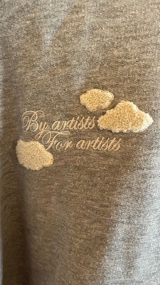 Sudadera Nude Project bordada gris